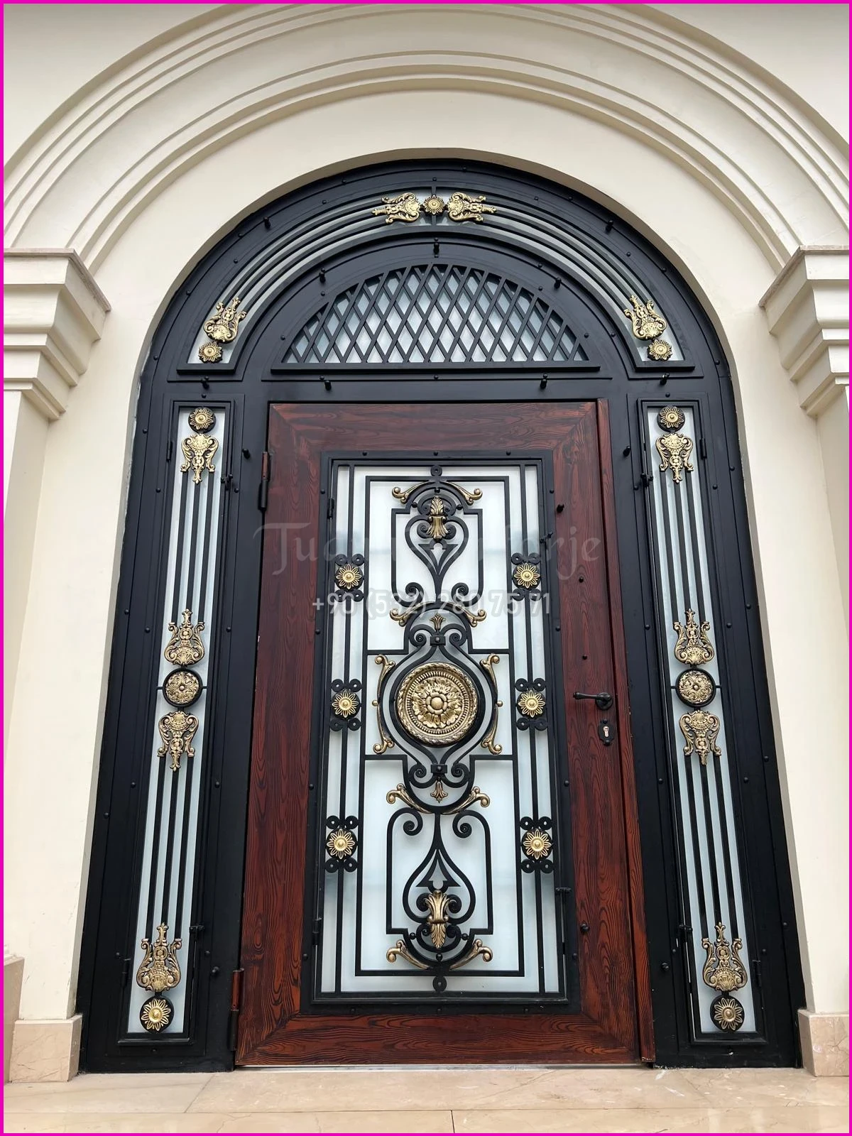 Demir Kapılarda Uzun Ömürlü Kullanım İçin Doğru Boya Seçimi